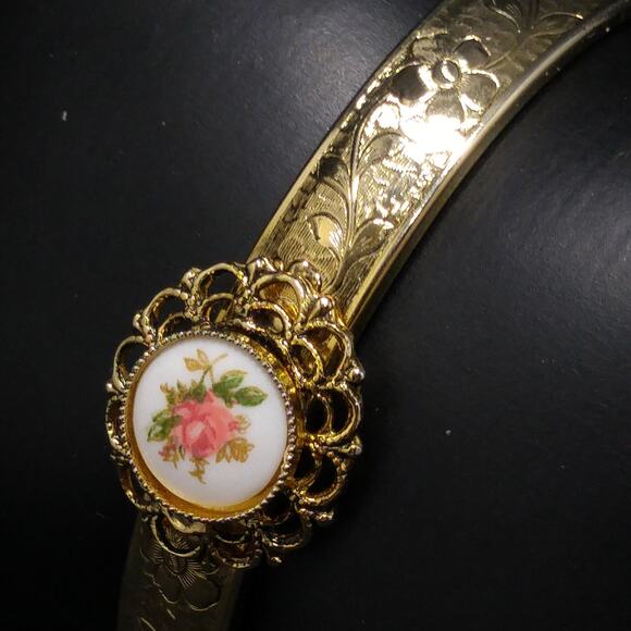 Vintage Floral Porcelain Hinged Bracelet, Repousse Gold Plated, 1950s - Picture 7 of 10